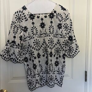 Floral Embroidered Women's Blouse - Black & White